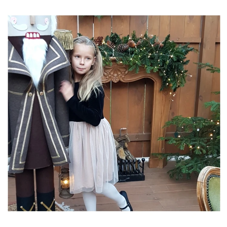 elegancka sukienka dziewczęca